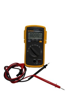 FLUKE 110 TRUE RMS MULTIMETE