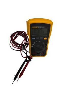 FLUKE 111 TRUE RMS MULTIMETE