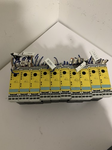 Siemens safety relay digital input card 3RK1205-0BG00-0AA2. (10x)
