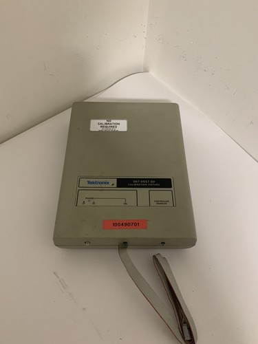 Tektronix calibration unit 067-0557-00